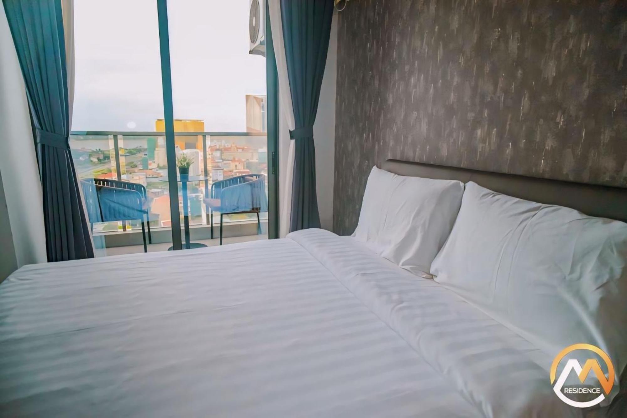 Hotel Serviced Condo Unique Infinity Pool With Mekong River View Phnom Penh Exterior foto