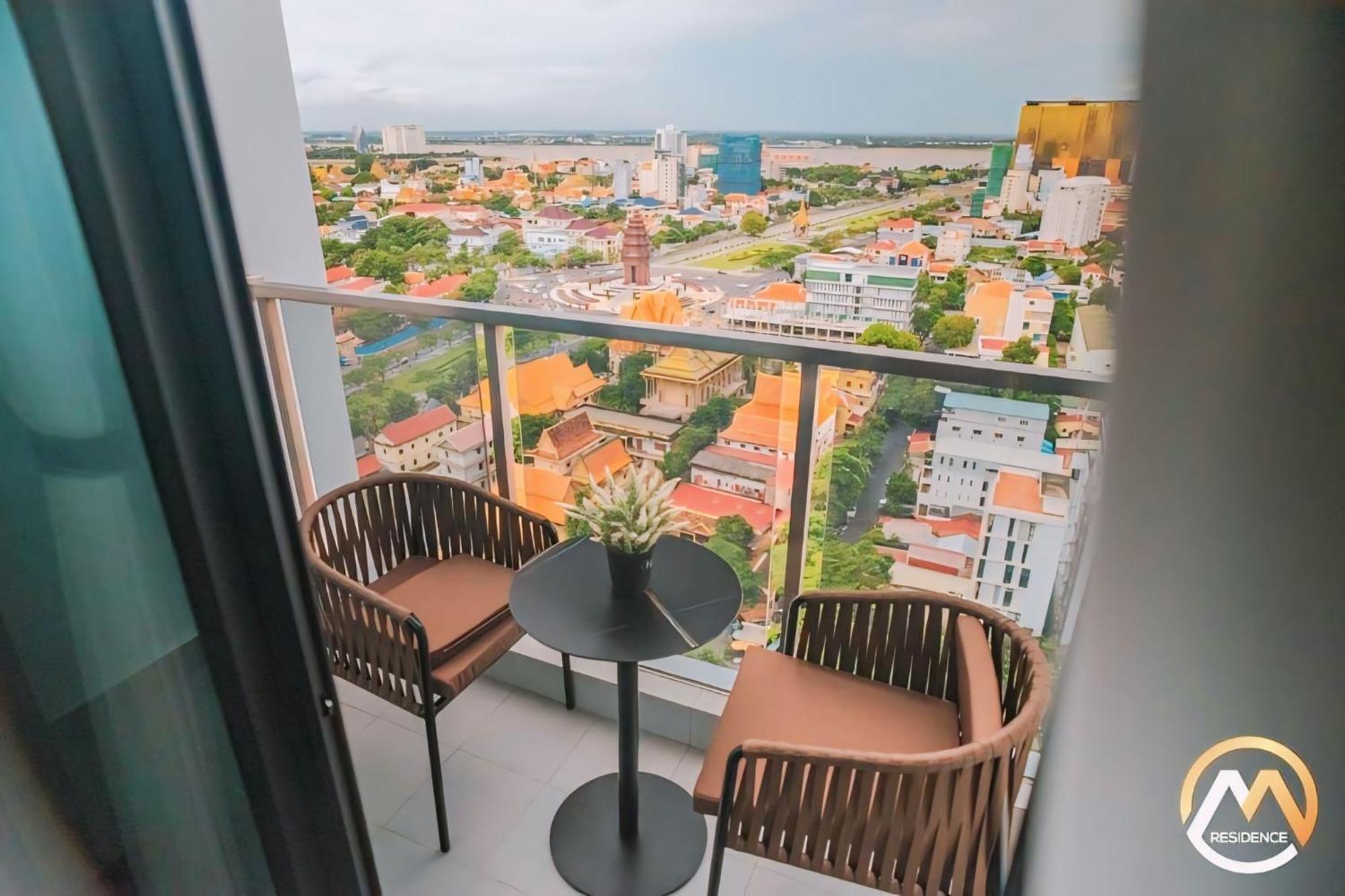 Hotel Serviced Condo Unique Infinity Pool With Mekong River View Phnom Penh Exterior foto