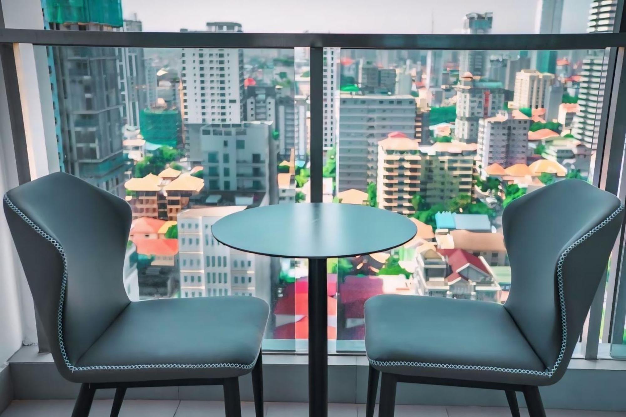 Hotel Serviced Condo Unique Infinity Pool With Mekong River View Phnom Penh Exterior foto